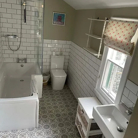 Lakeland Cottage, Bowness, Parking