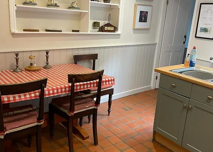 Lakeland Cottage, Bowness, Parking *