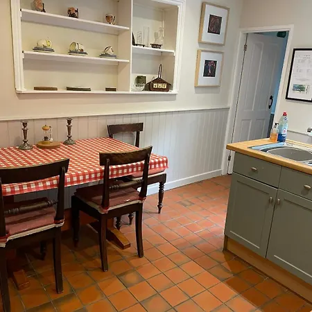 Lakeland Cottage, Bowness, Parking *